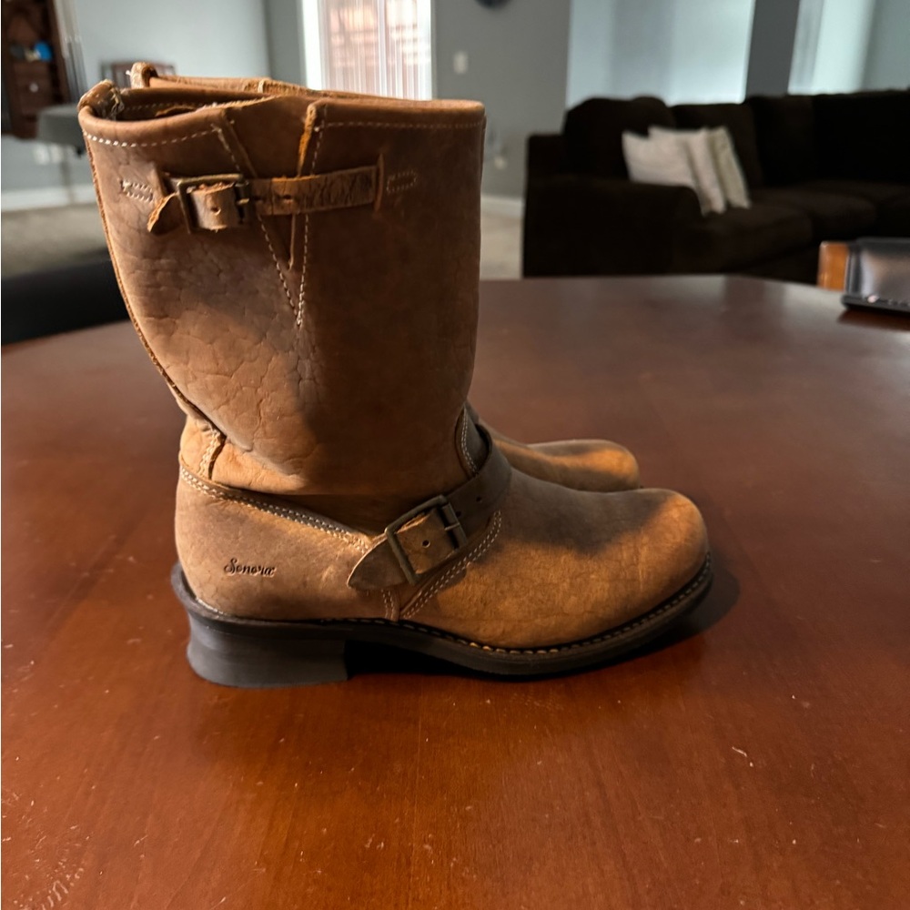 Leather boots, size 9